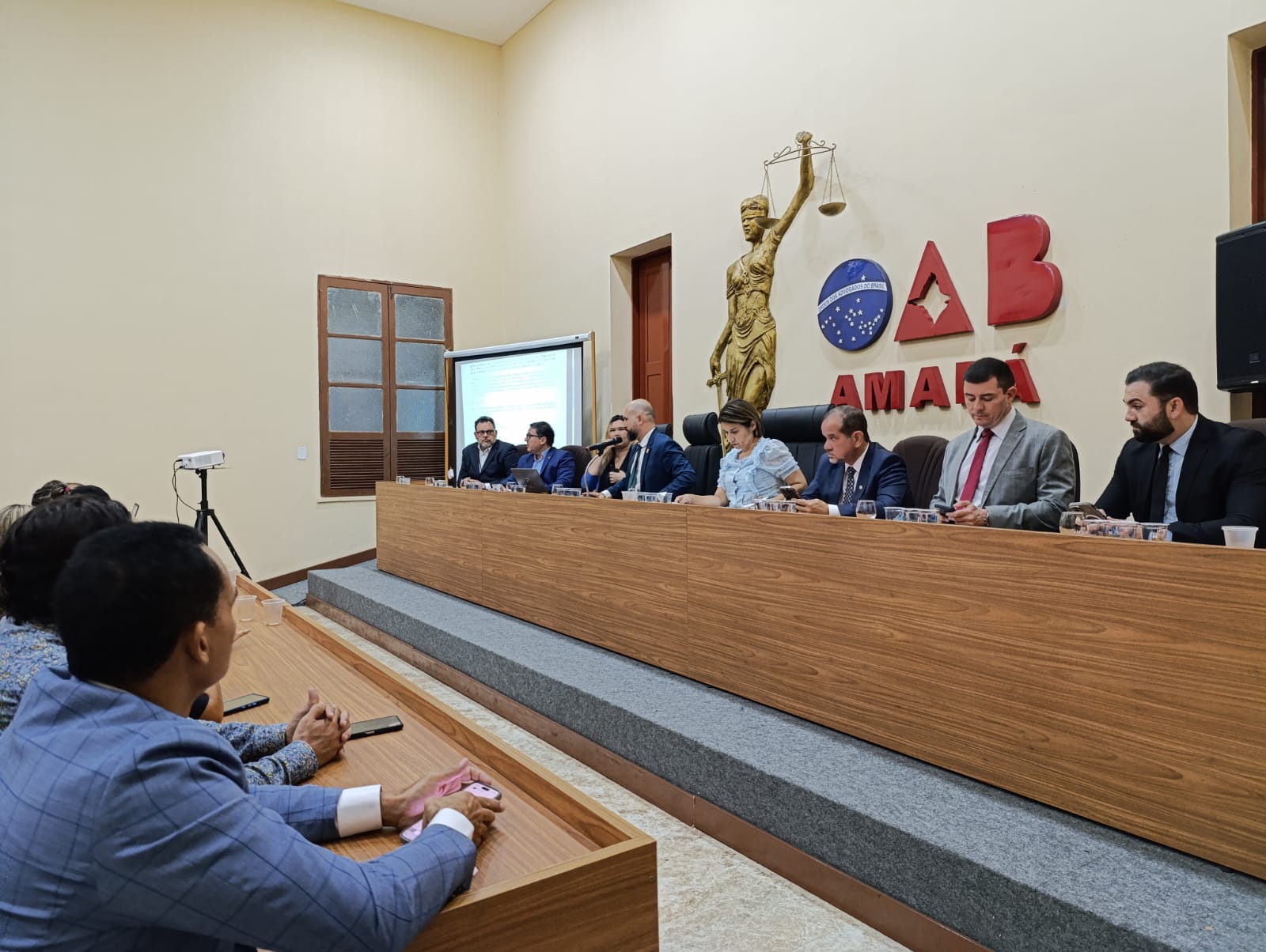 OAB-AP aprova apoio incondicional ao uso de câmeras corporais por forças de segurança e reforça defesa das prerrogativas da advocacia